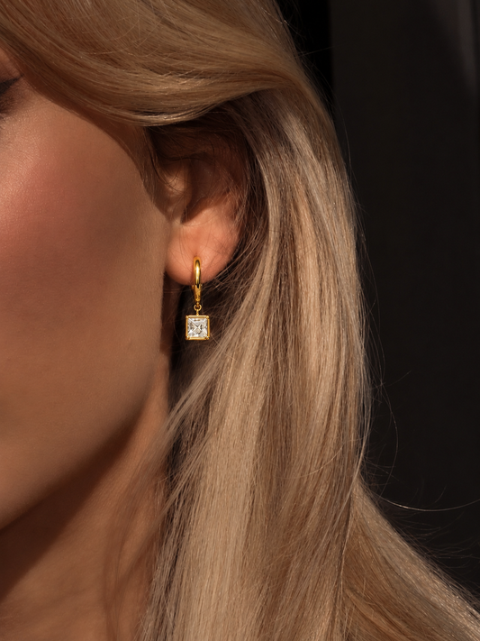VELÉA Gold Hoops