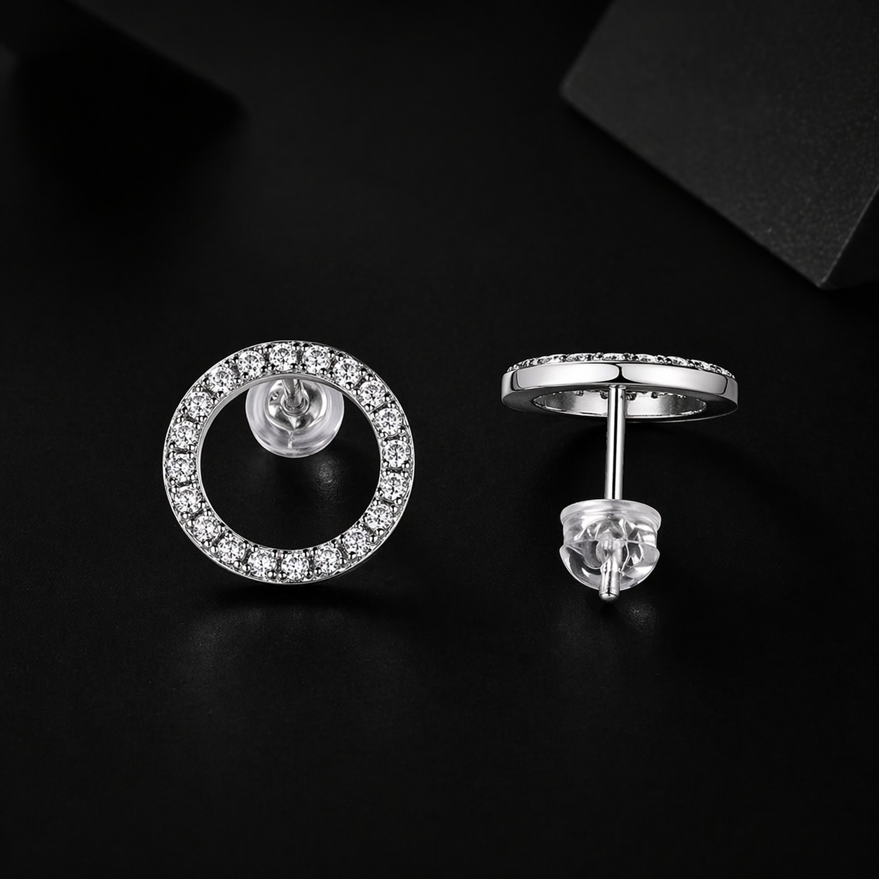 LUMÉA Studs